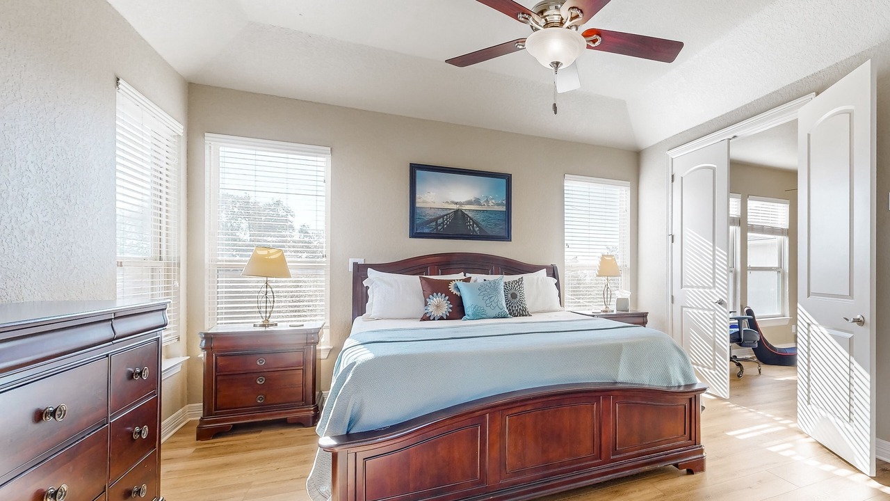 Photo of Bedroom in Canyon Lake
