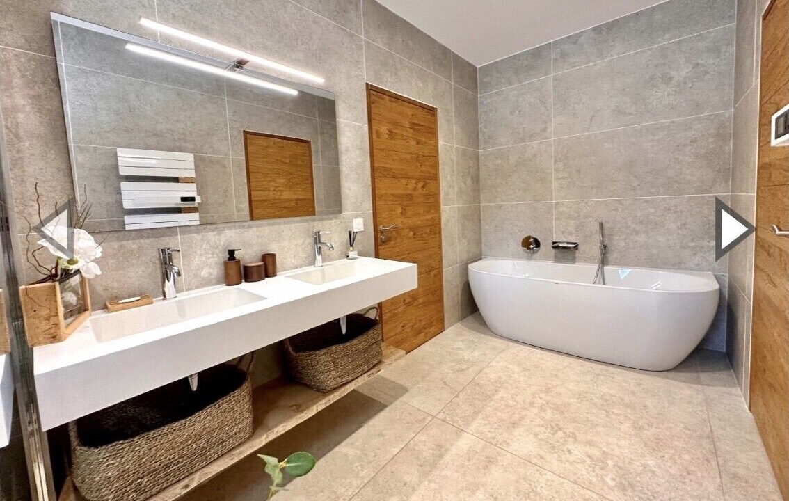 Photo of Bathroom in Serignan