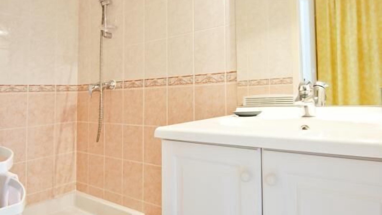 Photo of Bathroom in Belmont-Luthezieu