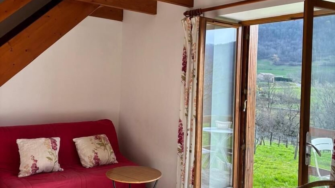 Photo of Livingroom in Boyeux-Saint-Jerome