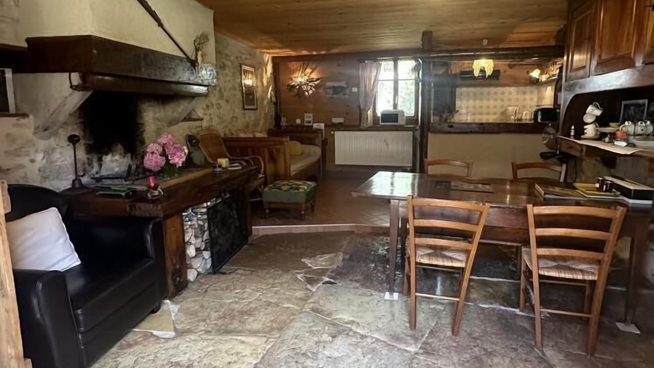 Photo of Others in Contrevoz