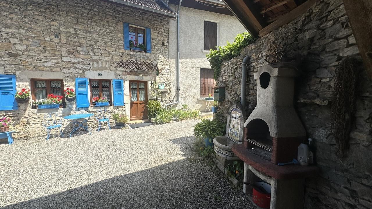 Photo of Patio Balcony in Contrevoz