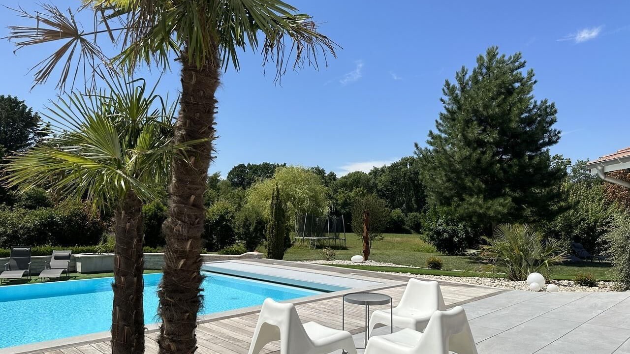 Photo of Outdoor in Peronnas