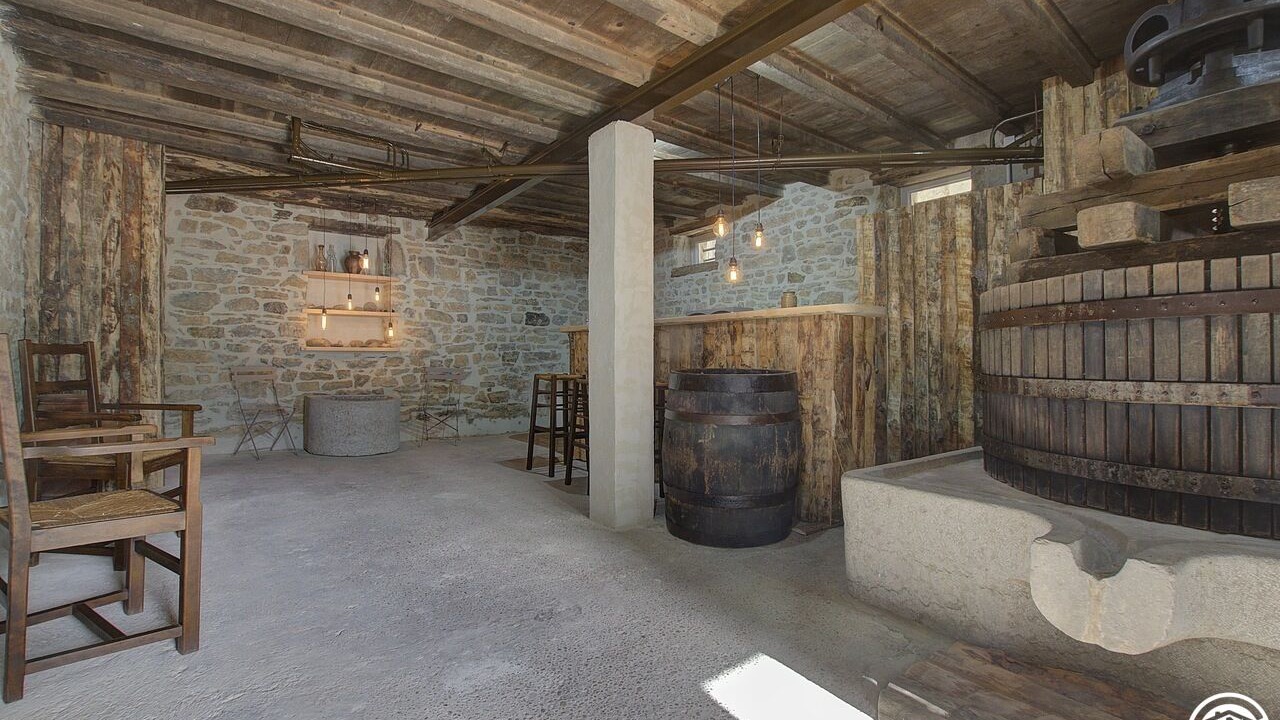 Photo of Others in Boyeux-Saint-Jerome