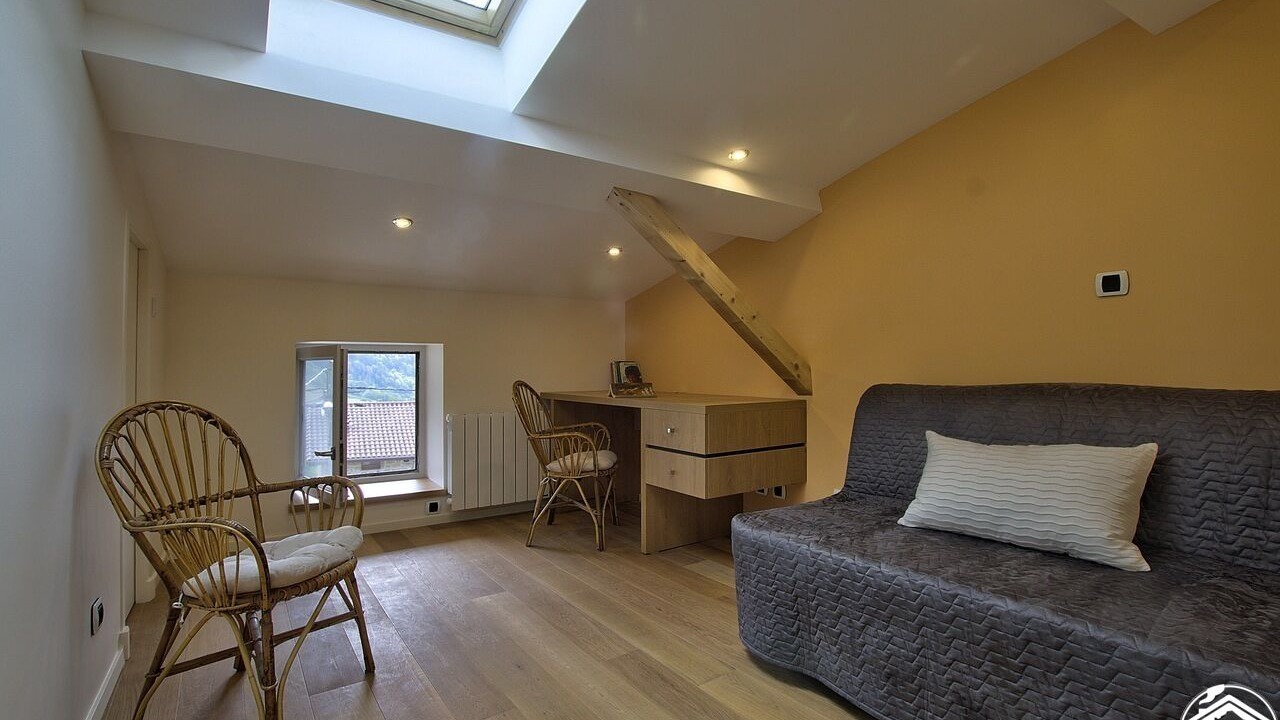 Photo of Livingroom in Boyeux-Saint-Jerome