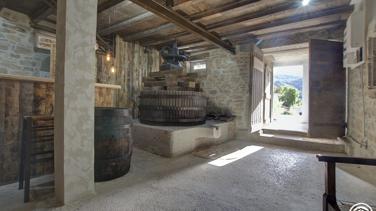 Photo of Others in Boyeux-Saint-Jerome