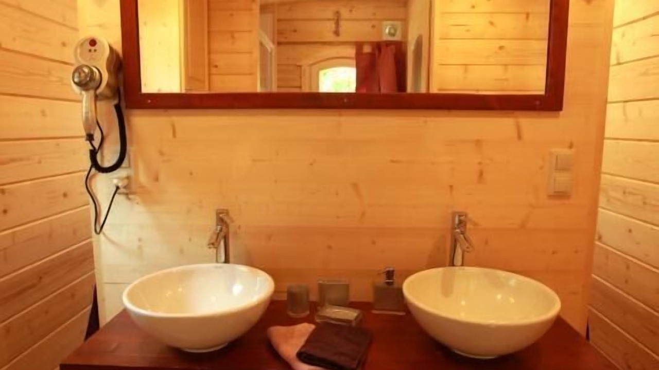 Photo of Bathroom in Bage-la-Ville
