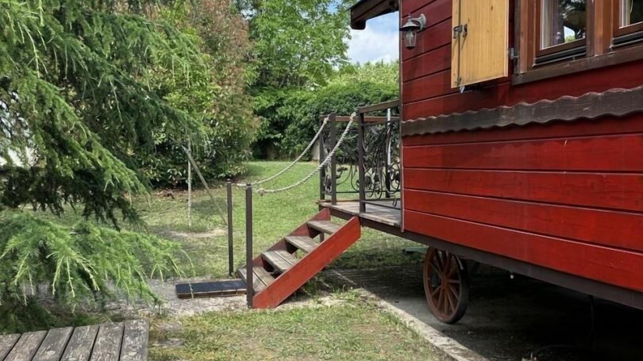 Photo of Outdoor in Bage-la-Ville