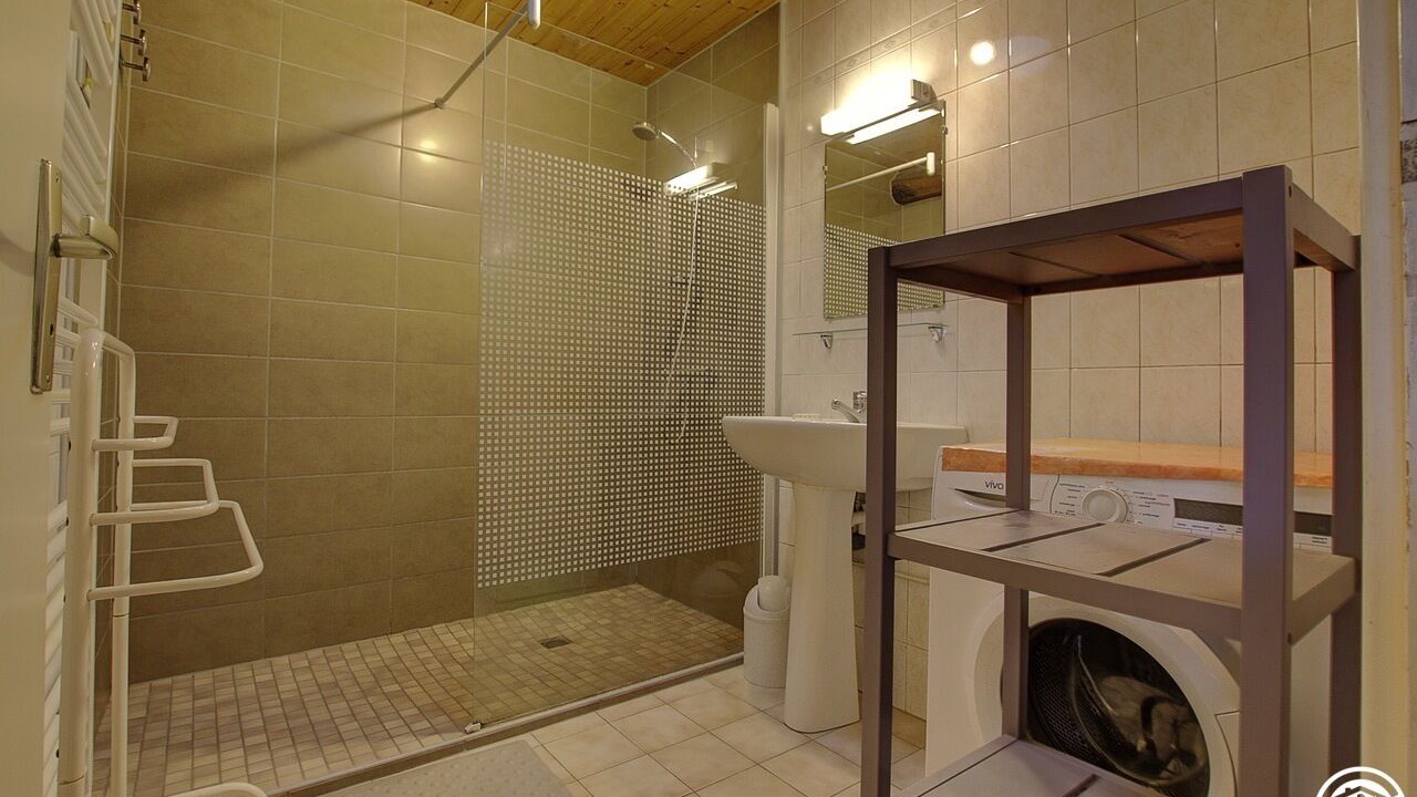 Photo of Bathroom in Saint-Etienne-du-Bois