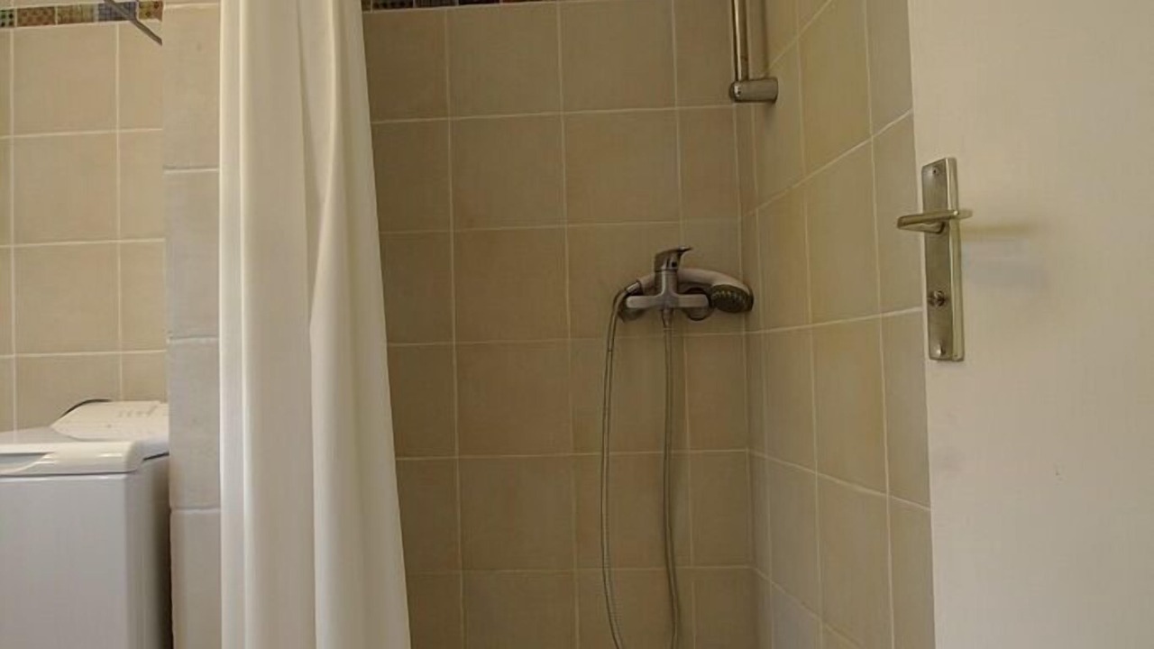 Photo of Bathroom in Revonnas