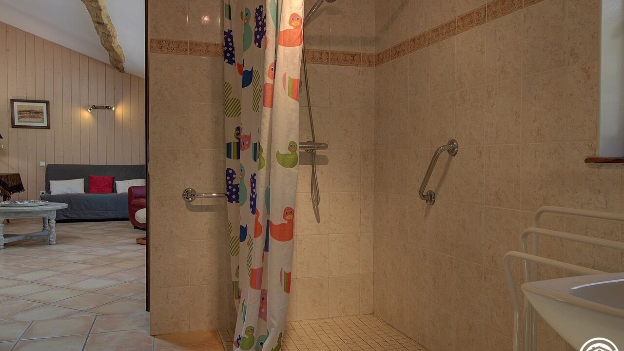 Photo of Bathroom in Montracol