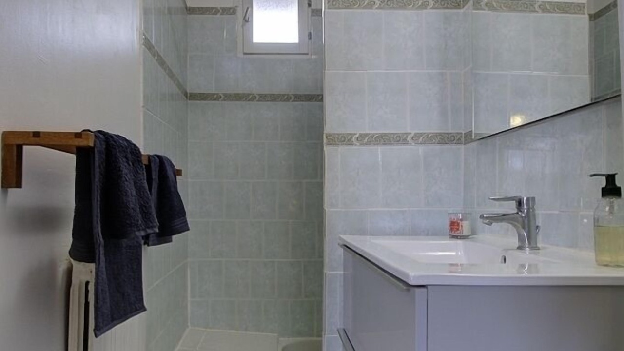 Photo of Bathroom in Civrieux