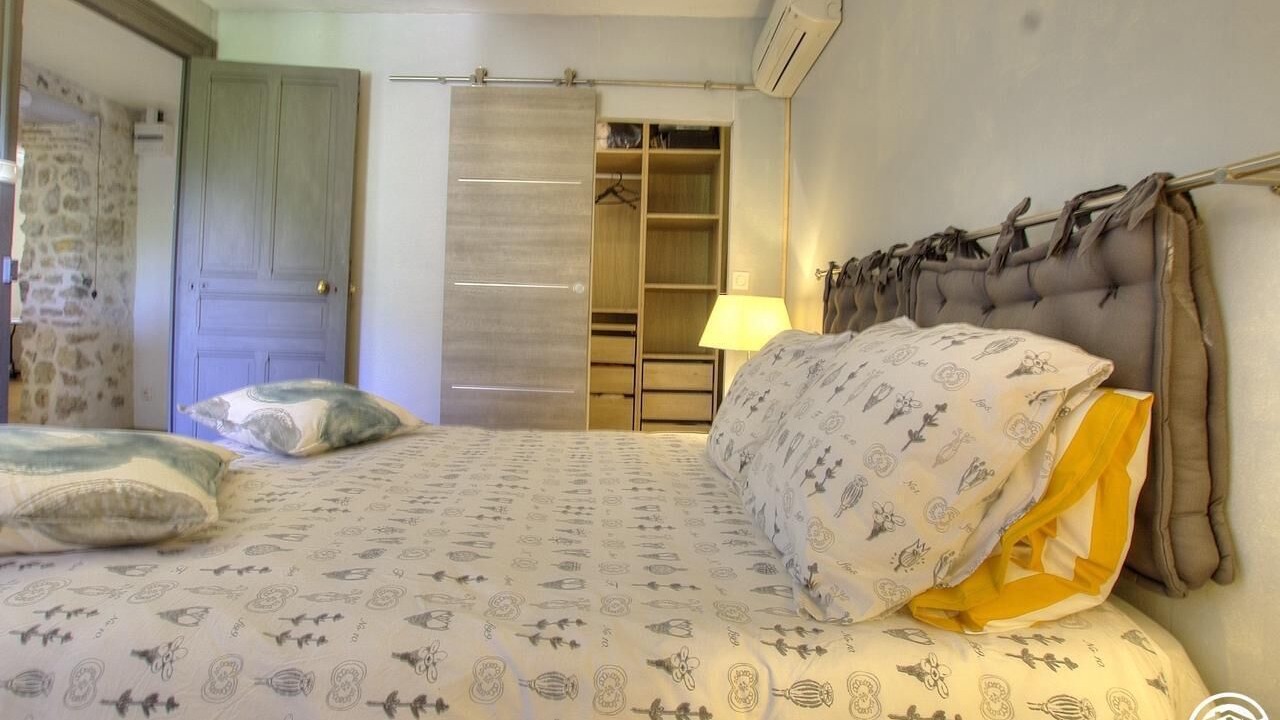 Photo of Bedroom in Saint-Benoit