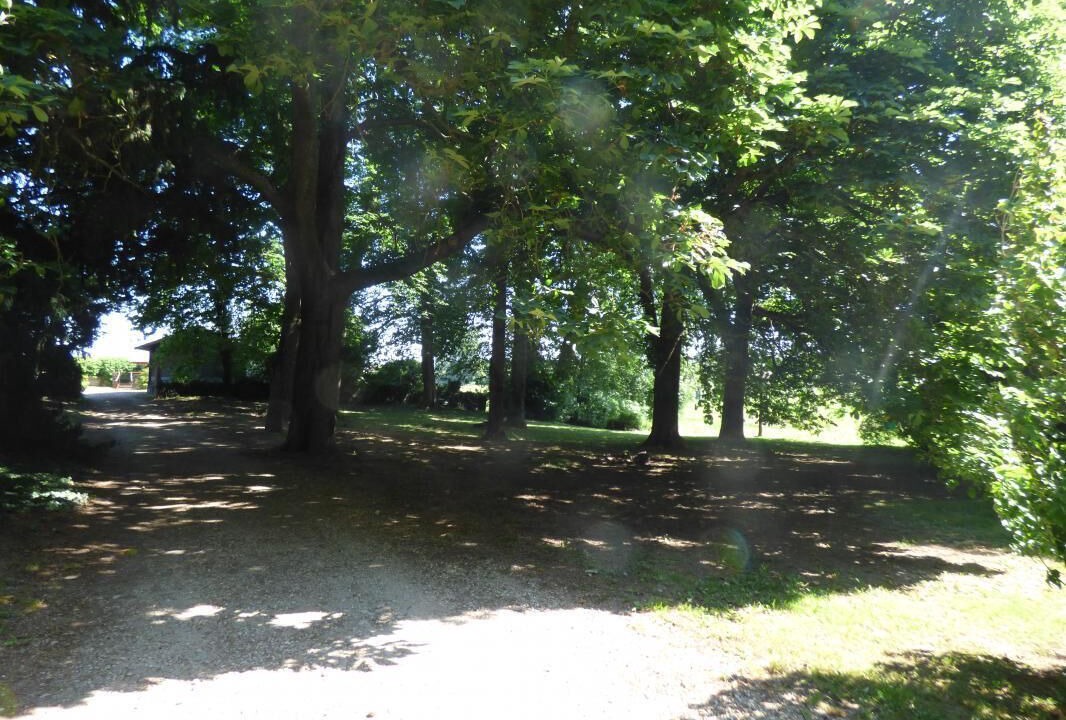 Photo of Outdoor in Bage-la-Ville