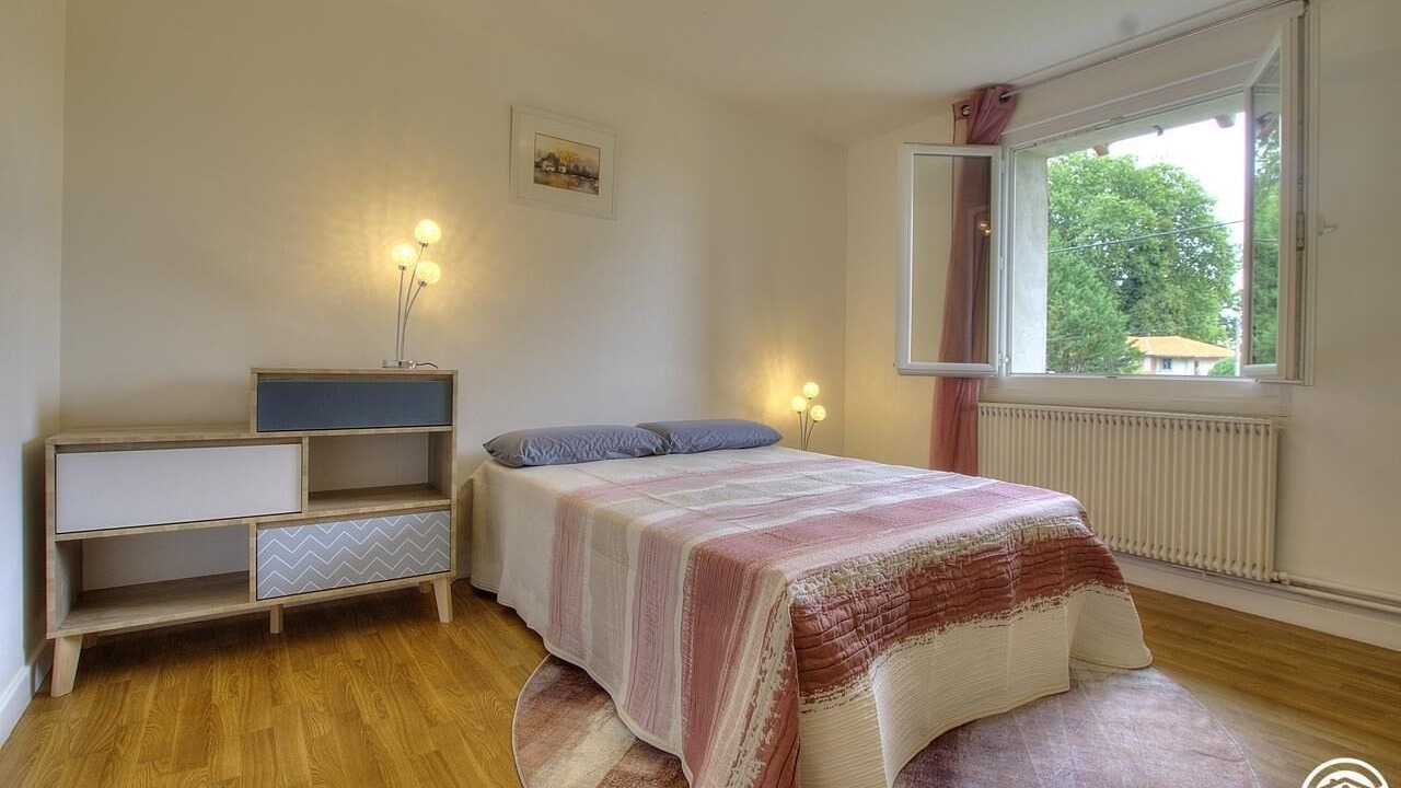 Photo of Bedroom in Saint-Benigne