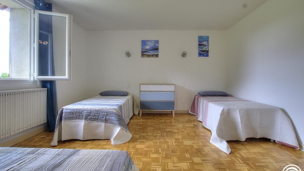 Photo of Bedroom in Saint-Benigne
