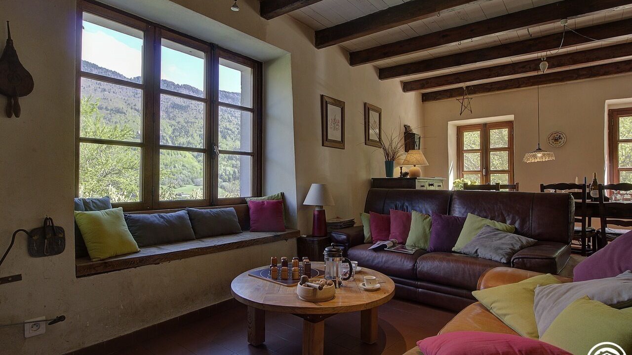 Photo of Livingroom in Chezery Forens