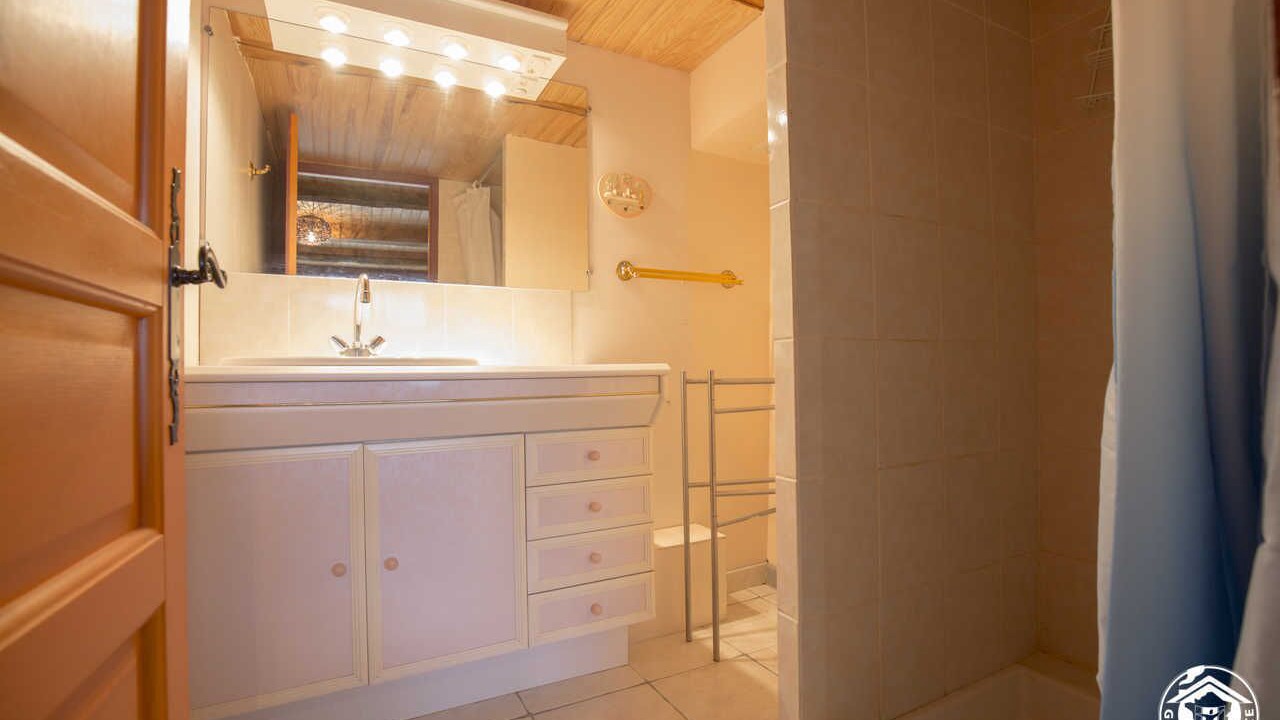 Photo of Bathroom in Nivollet-Montgriffon