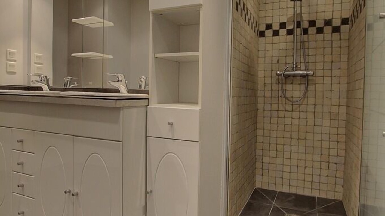 Photo of Bathroom in Outriaz