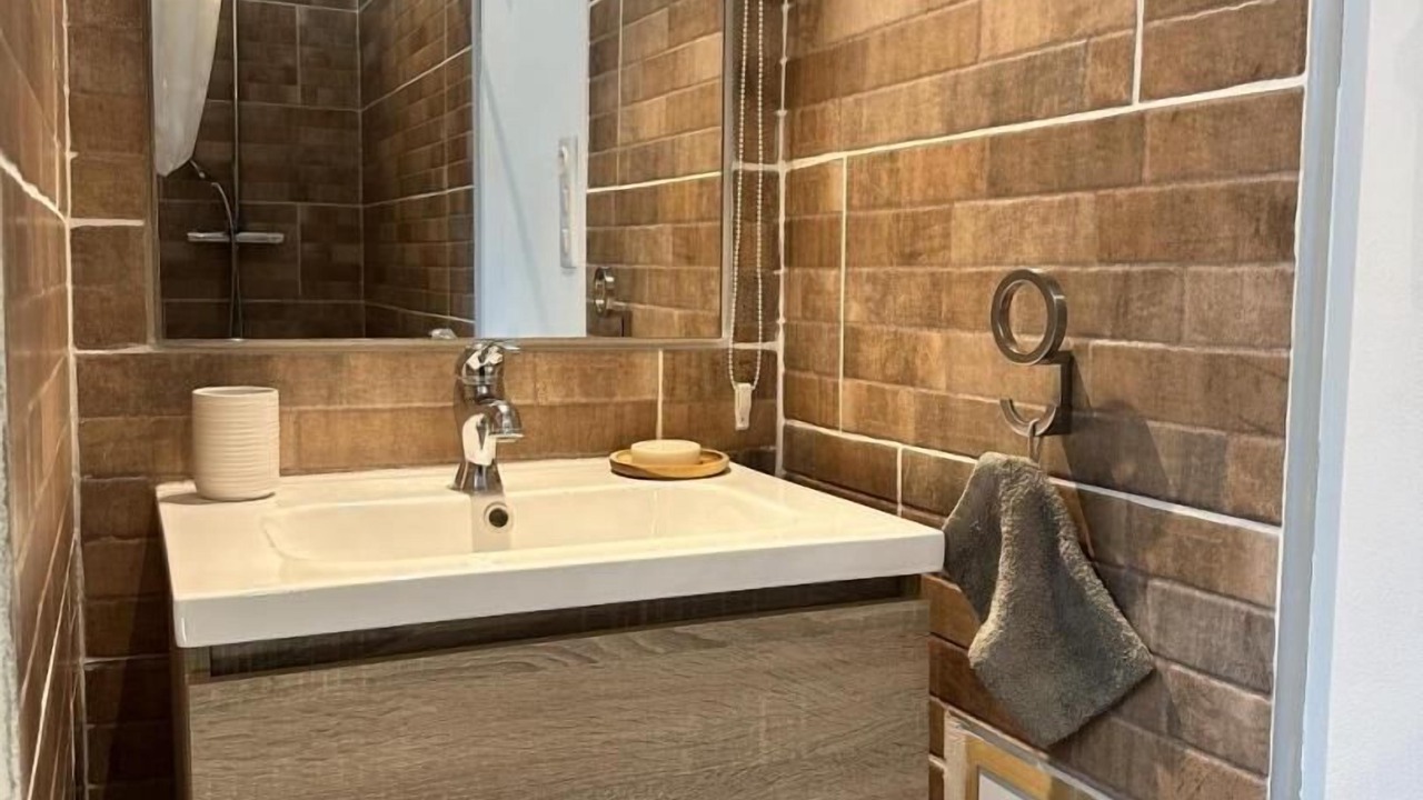 Photo of Bathroom in Saint-Jean-sur-Veyle