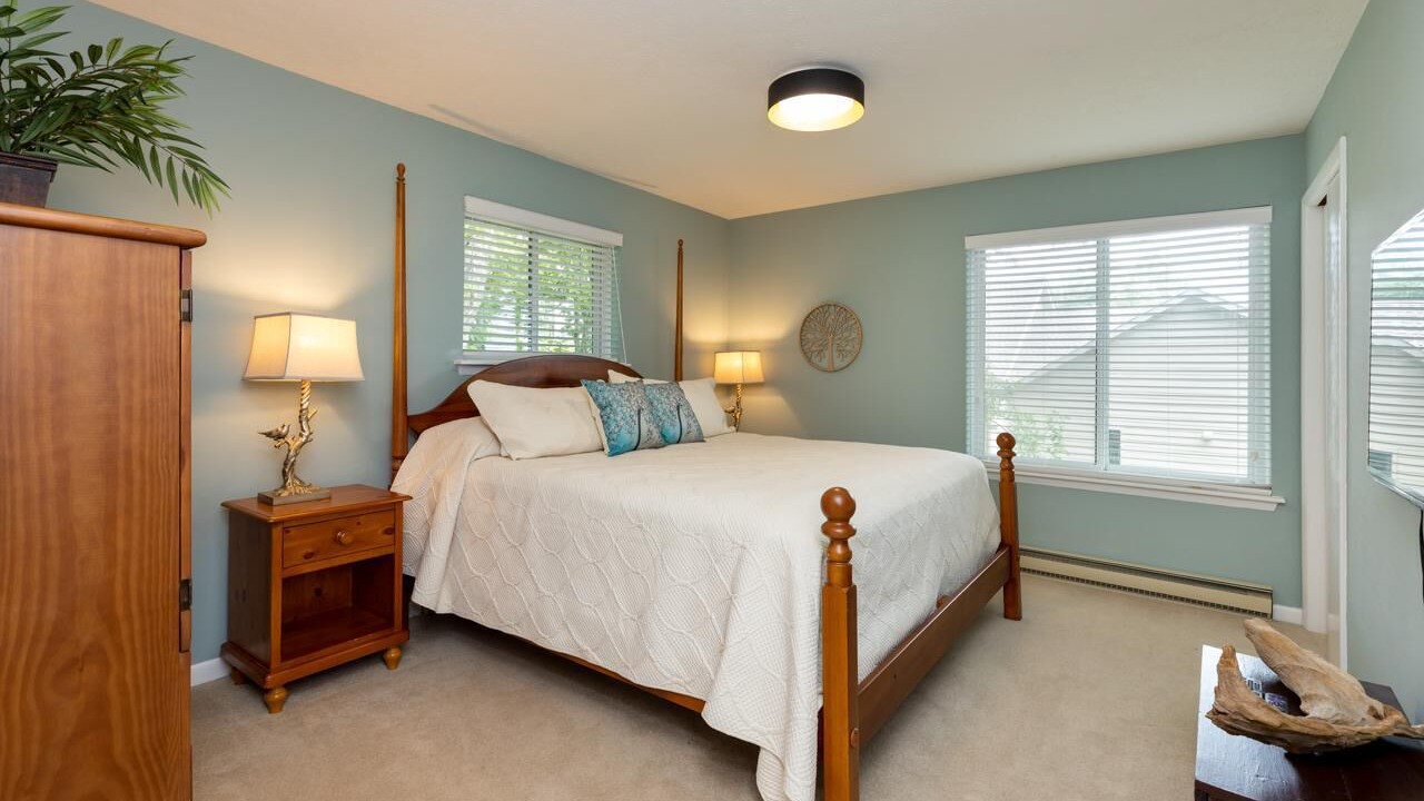 Photo of Bedroom in Roseland
