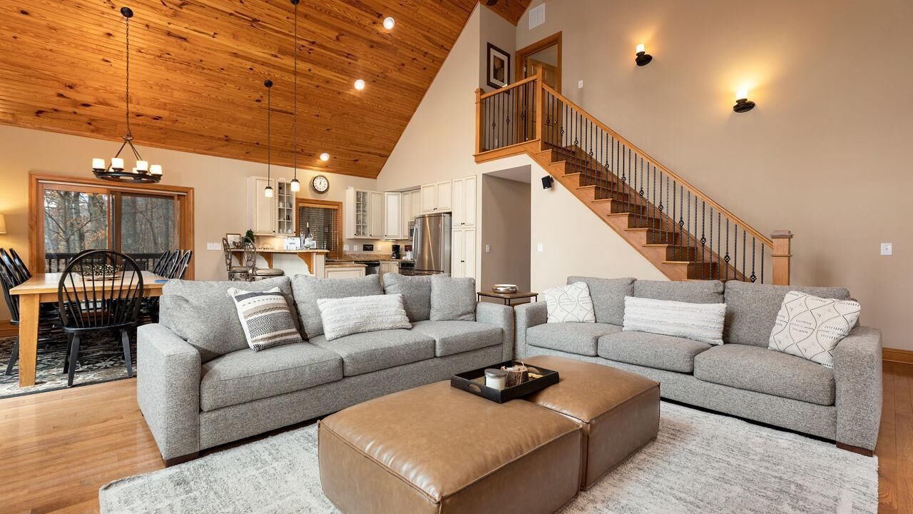 Photo of Livingroom in Chestnut Springs