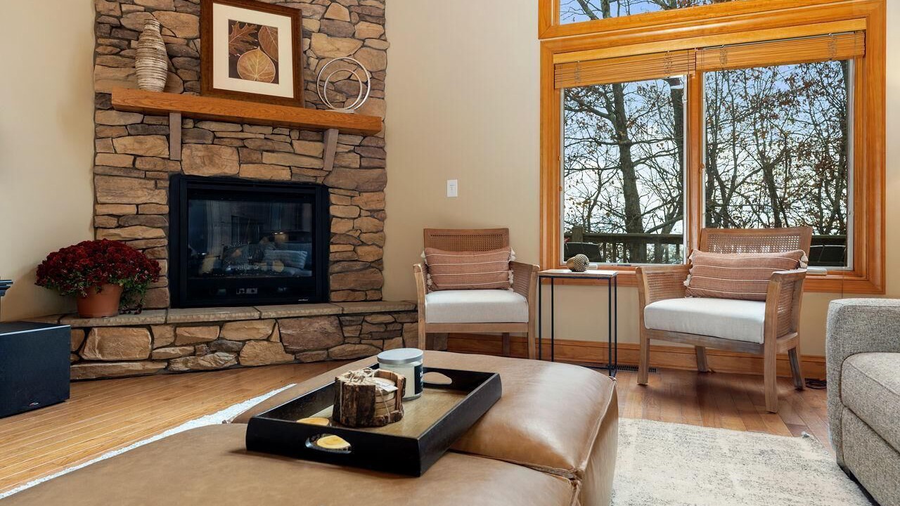 Photo of Livingroom in Chestnut Springs