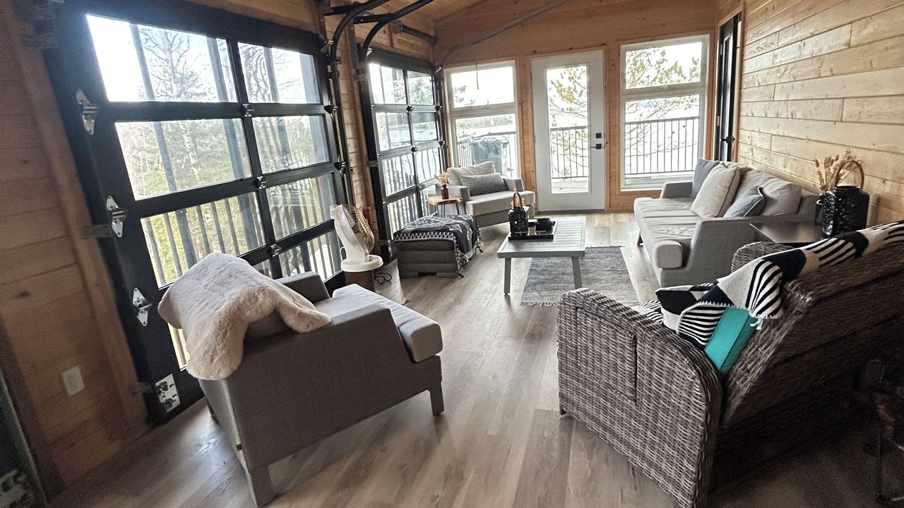Photo of Livingroom in Sioux Narrows Nestor Falls