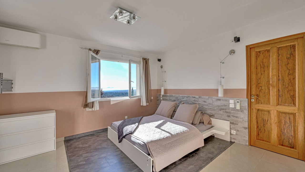 Photo of Bedroom in Joyeuse