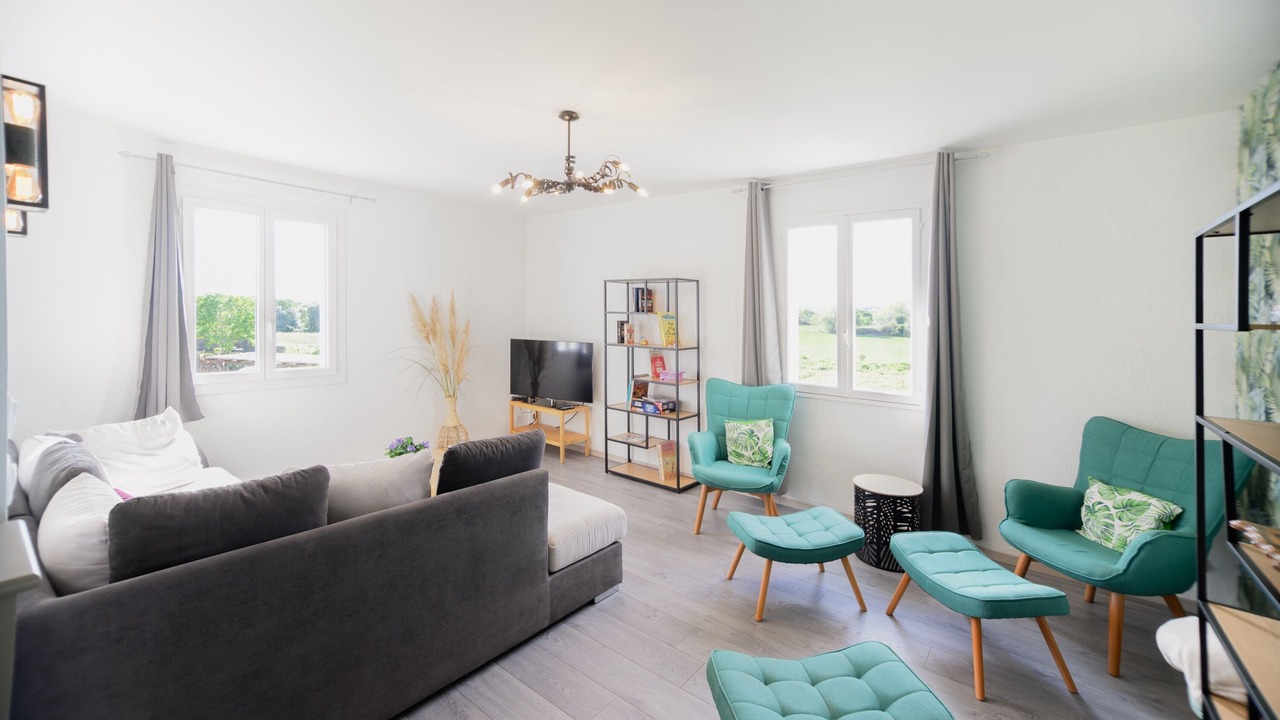 Photo of Livingroom in Saint-Jean-de-Maruejols-et-Avejan