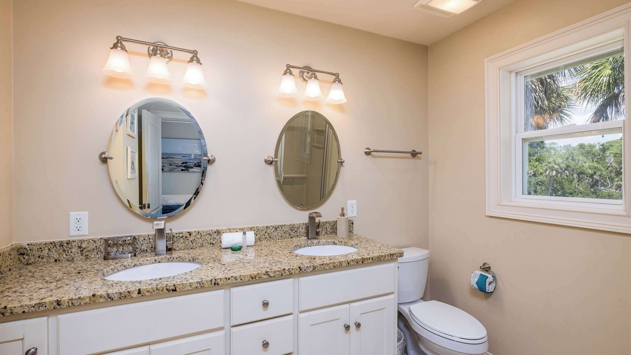 Photo of Bathroom in Blue Heron Lake