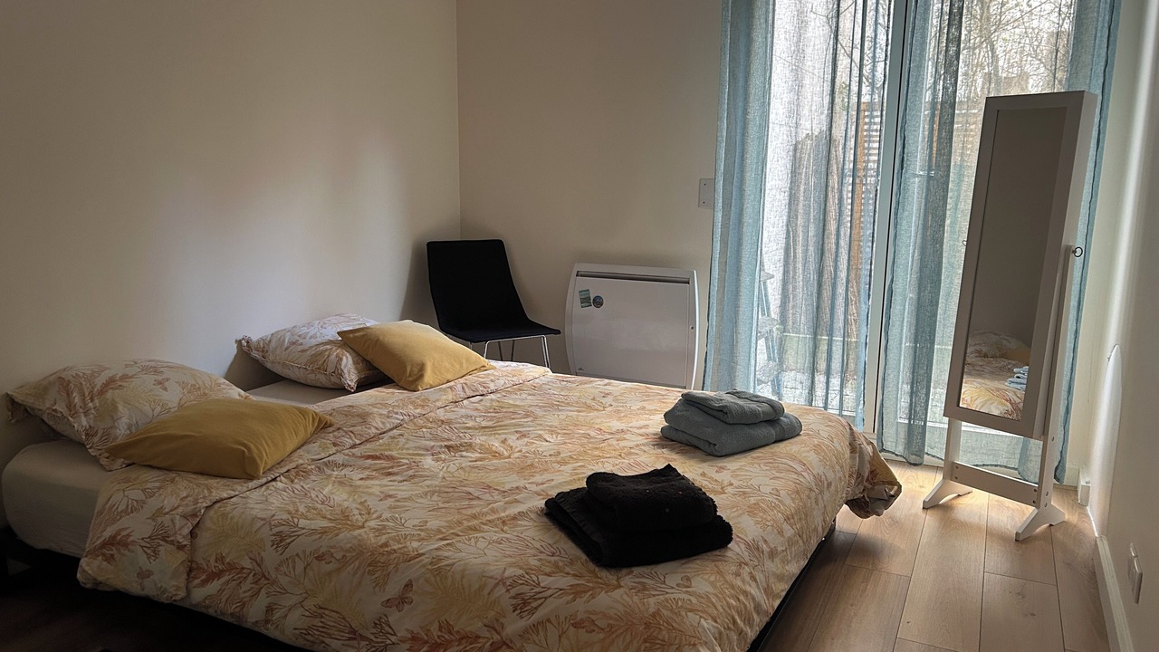 Photo of Bedroom in Saint-Ouen