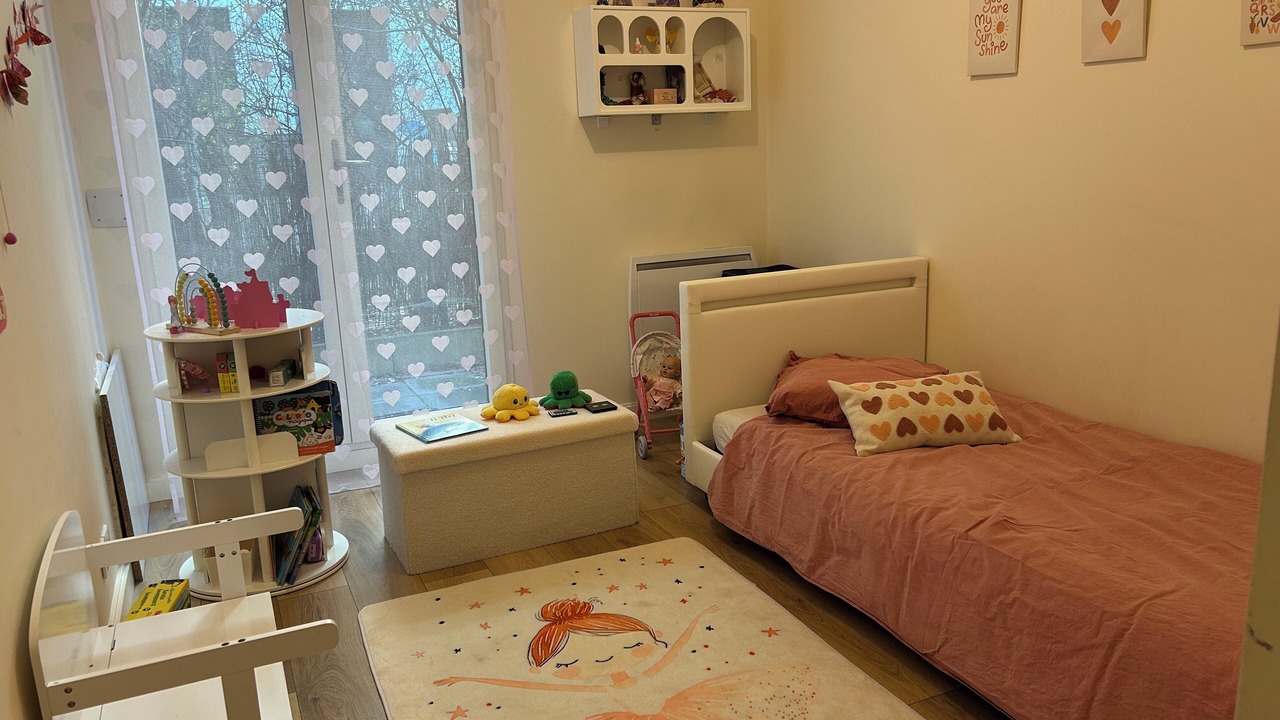 Photo of Bedroom in Saint-Ouen