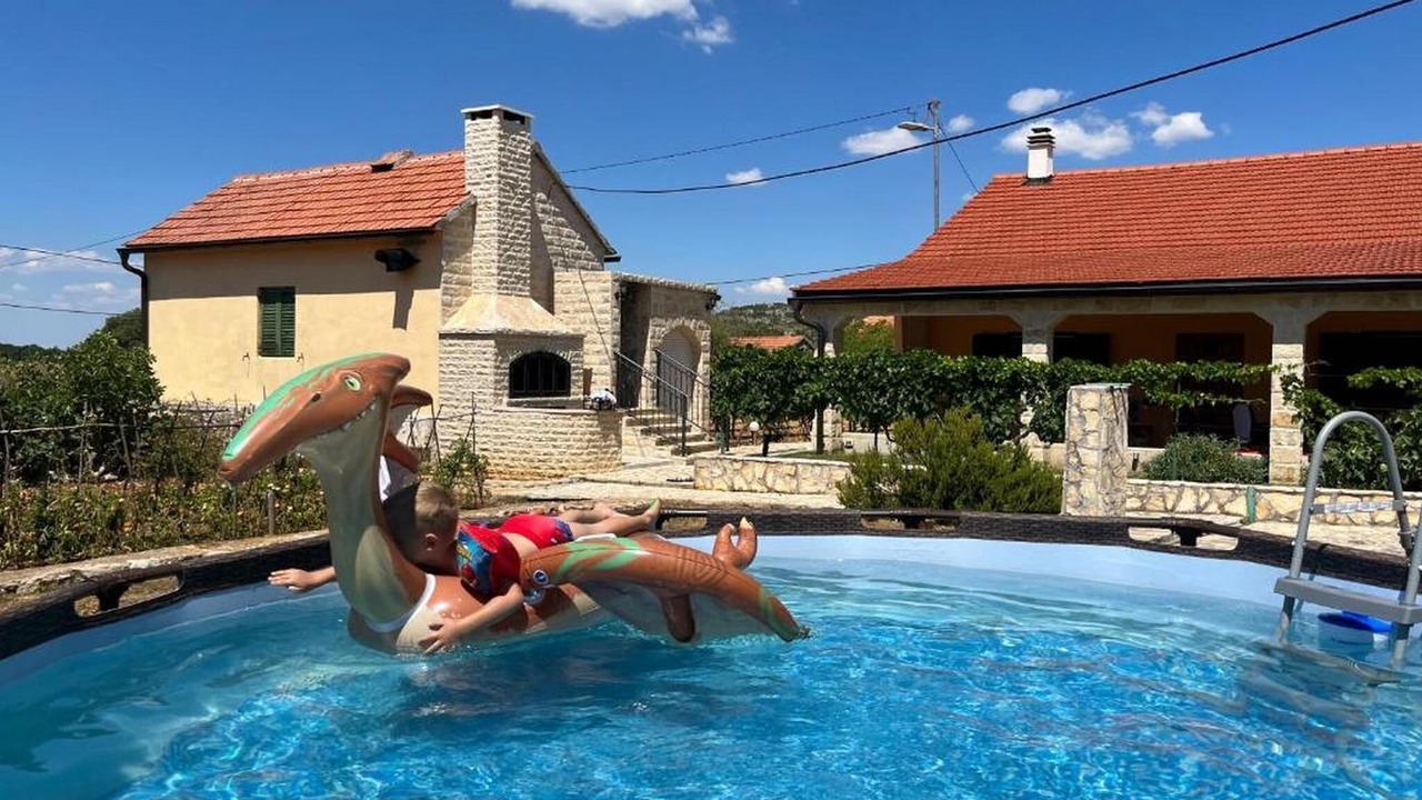 Photo of Outdoor in Unesic