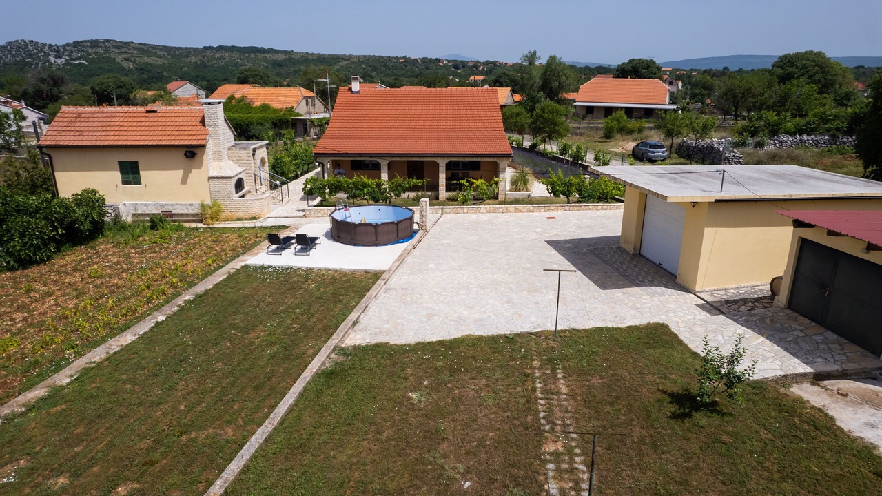 Photo of Outdoor in Unesic