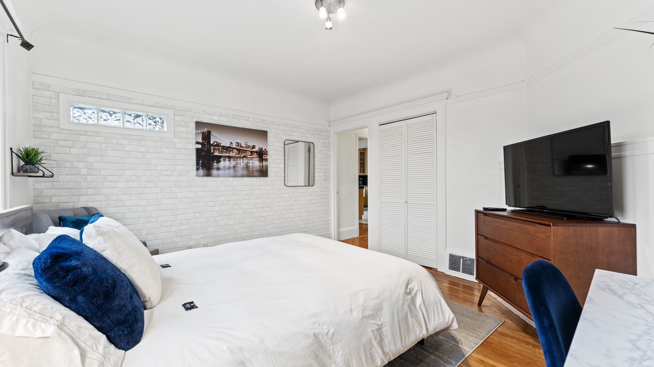 Photo of Others in Sunnyside