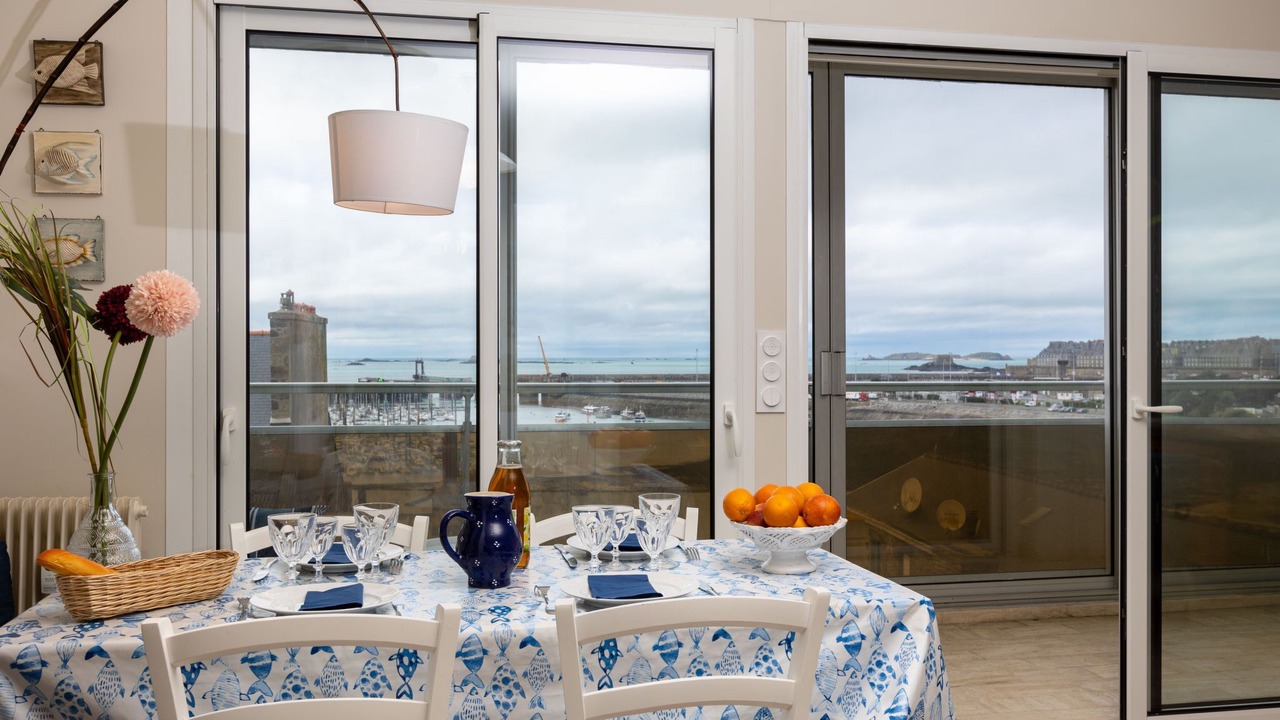 Photo of Bedroom in Saint-Servan