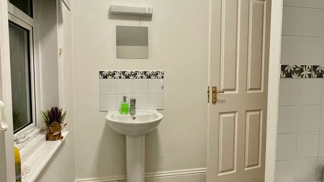 Photo of Bathroom in Long Hanborough
