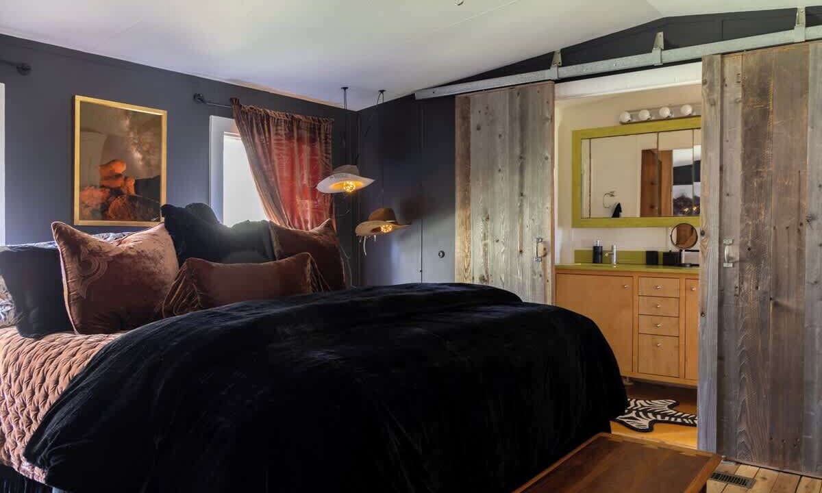 Photo of Bedroom in Ledbetter