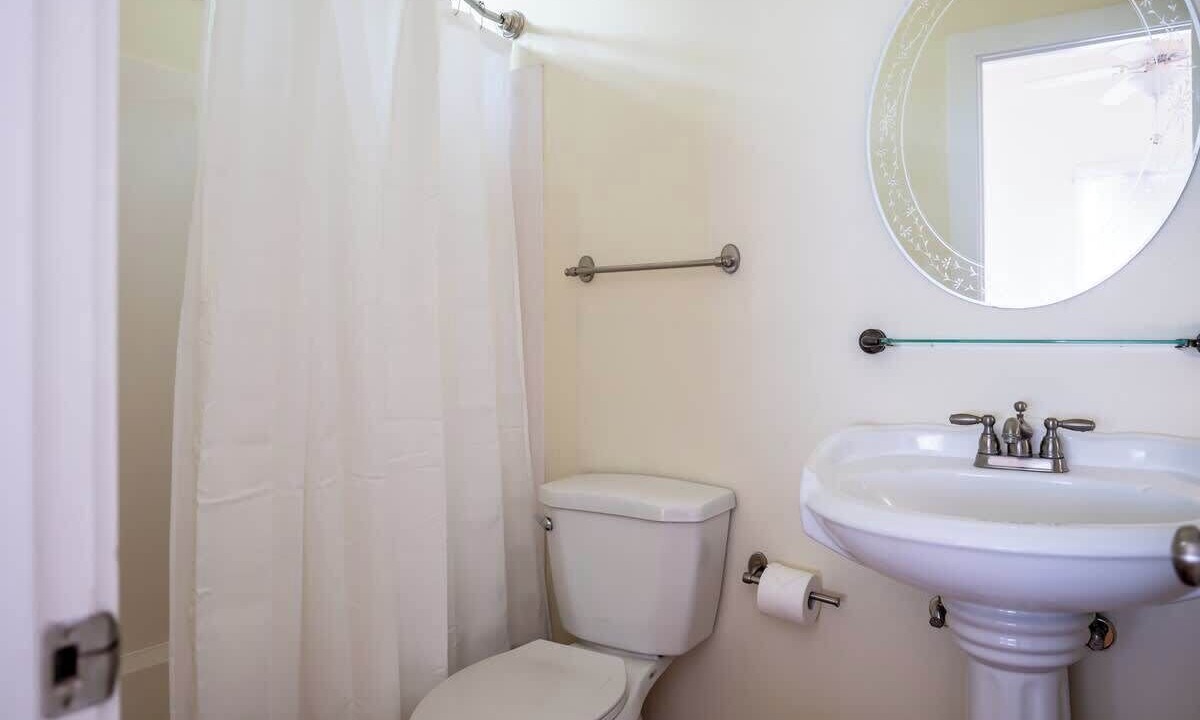 Photo of Bathroom in Round Top