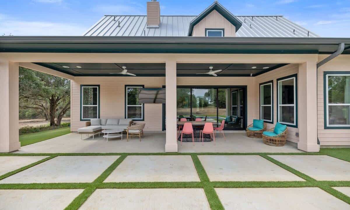 Photo of Outdoor in Round Top