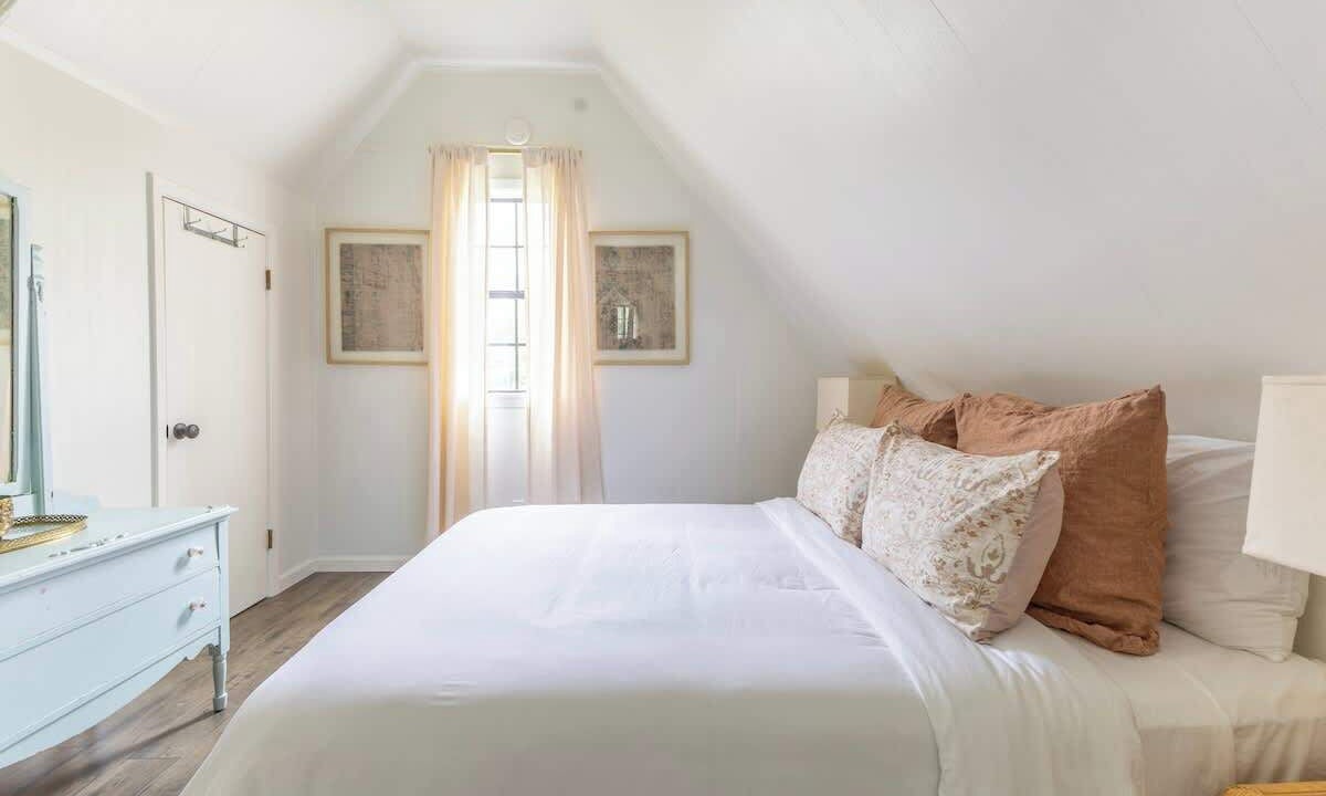Photo of Bedroom in Round Top