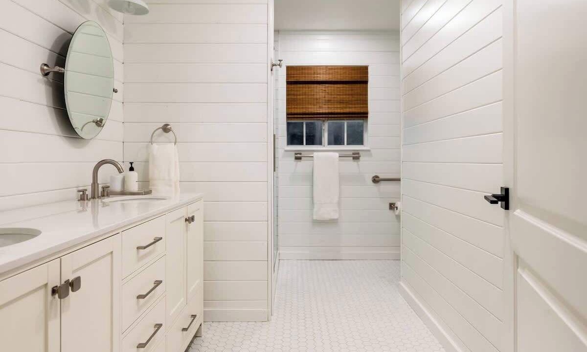 Photo of Bathroom in Round Top
