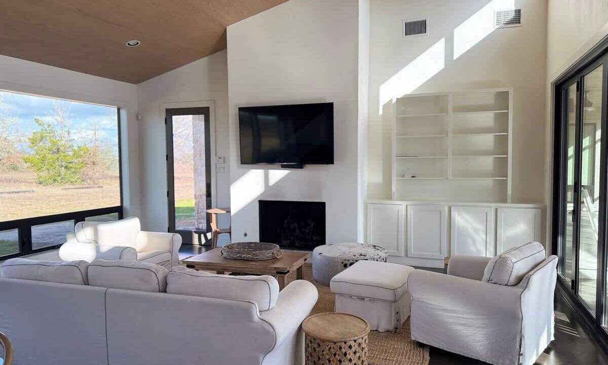 Photo of Livingroom in Carmine