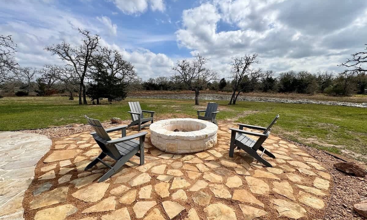 Photo of Outdoor in Carmine