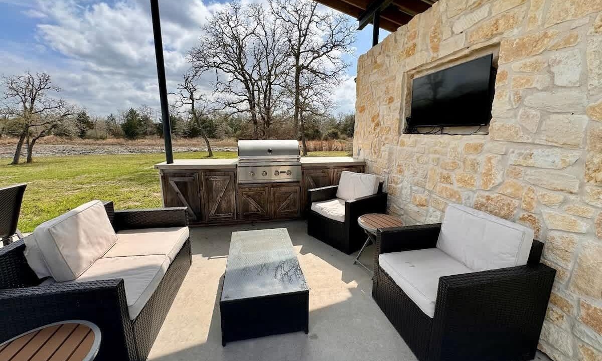 Photo of Patio Balcony in Carmine