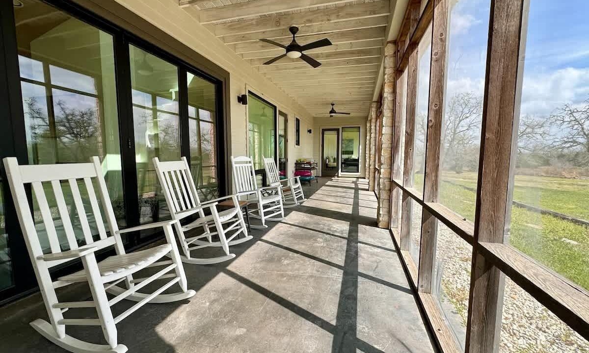 Photo of Patio Balcony in Carmine