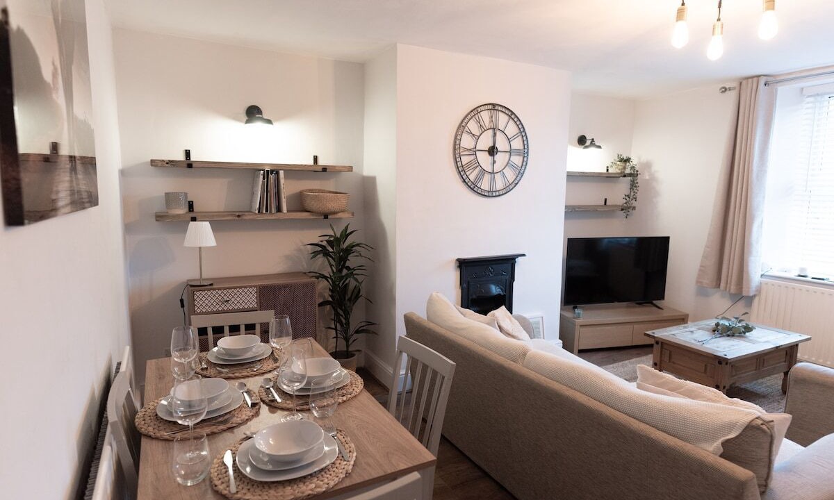 Photo of Livingroom in Deepcar