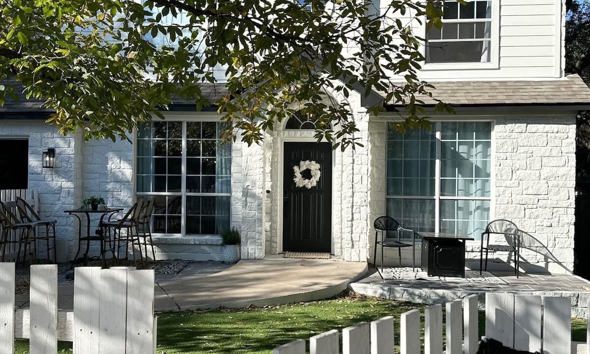 Photo of Patio Balcony in South River City