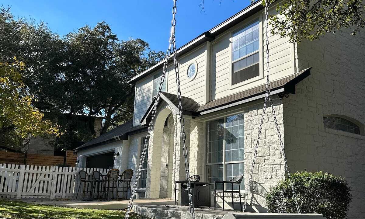 Photo of Patio Balcony in South River City